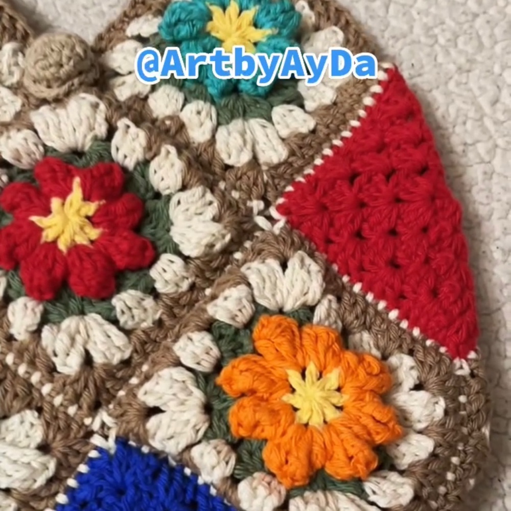 Handmade Crochet Purse - Picture 4 of 8